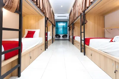 RedDoorz Hostel @ Malang City Center 2 Hotell i Rampal Celaket