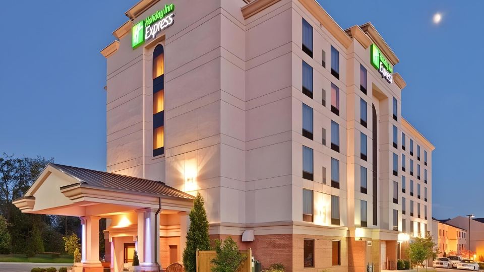 Holiday Inn BLOOMINGTON-UNIVERSITY AREA by IHG