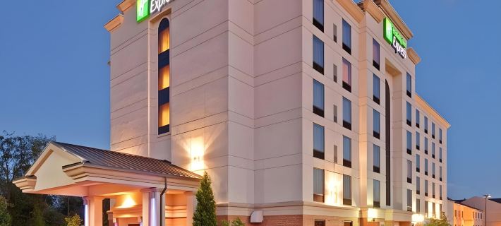 Holiday Inn BLOOMINGTON-UNIVERSITY AREA by IHG Hotels in Bloomington