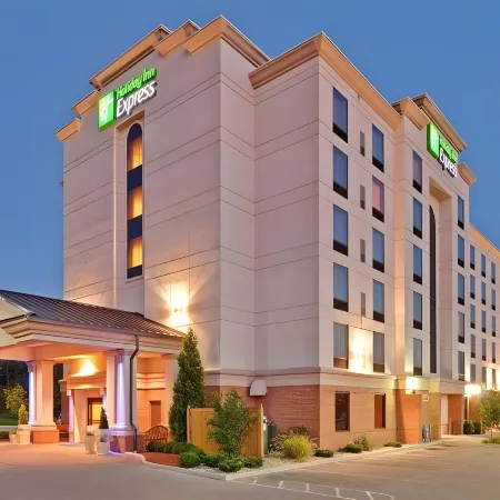 Holiday Inn BLOOMINGTON-UNIVERSITY AREA by IHG