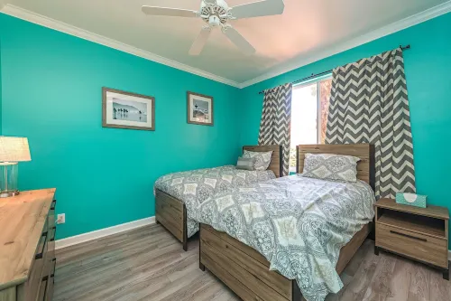 Newly Remodeled 1st Floor End Unit With Gorgeous Lake Views In Falling Waters!