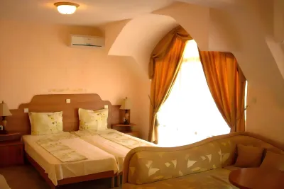 Family hotel Tropicana فنادق في بوموري