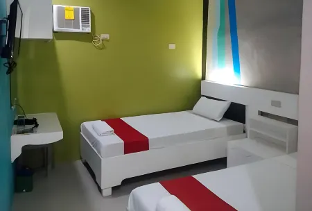 RedDoorz @ EM Pensiontel Butuan City