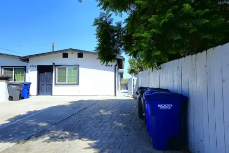 Cozy Living Area and Modern Kitchen - Charming Family Haven
