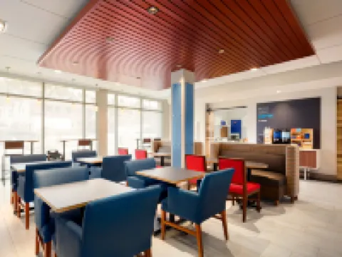 Holiday Inn Express & Suites Hayward - Castro Valley by IHG Hotels in Hayward