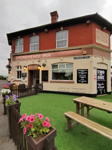 Stonehenge Inn