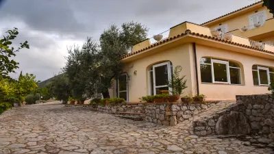 Hotel Belvedere Hotels near Torre Truglia