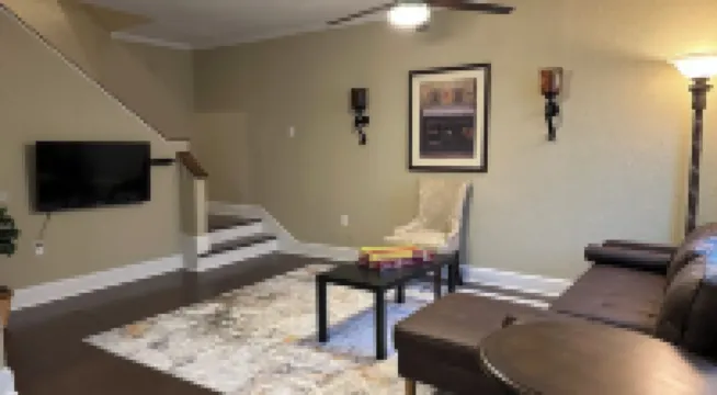 The Greenfield: 2-bedroom townhome close to LSU