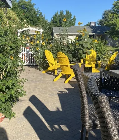 Charming 3-bedroom cottage in enchanting Citrus Heights with AC, WiFi