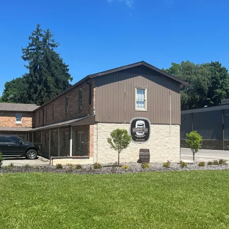 Bourbon Oak Hideaway 2 offers a 2 bed 2.5 bath apartment in historic Bardstown.