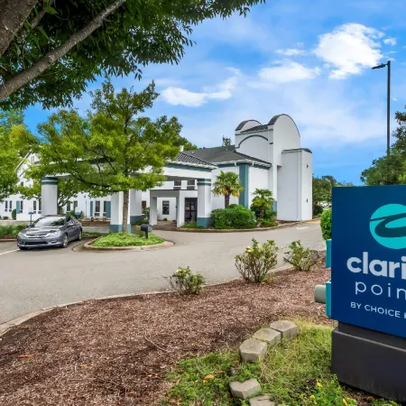 Clarion Pointe Apex - Holly Springs