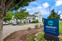 Clarion Pointe Apex - Holly Springs - parking