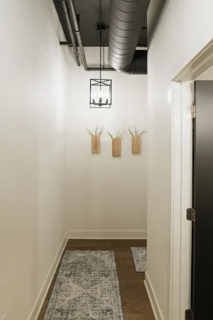 Modern Apartment Downtown~Troy