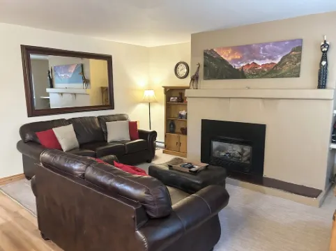 Walk to Gondola from Beautiful Lionshead Condo with Hot Tubs, Views & Low Rates!
