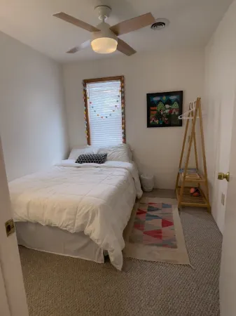 Beautiful Lake House & Spacious 4 BR