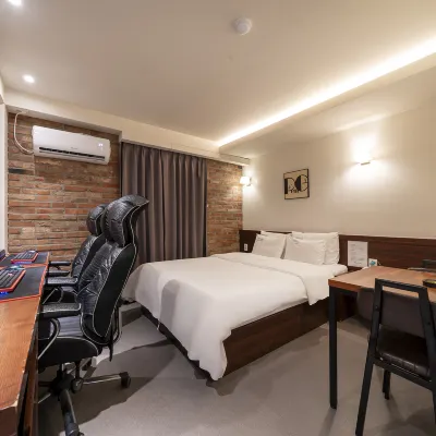 Geumjeong Band Hotels near Hansei University