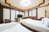 Gangjin Soo Hotels in der Nähe von Muwisa