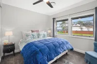 Long Jetty Lake House -Long Jetty, Central Coast Fully Renovated 3 bed Cottage, Hotels in Long Jetty