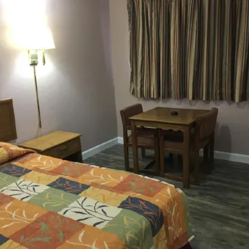 Finn's Motel