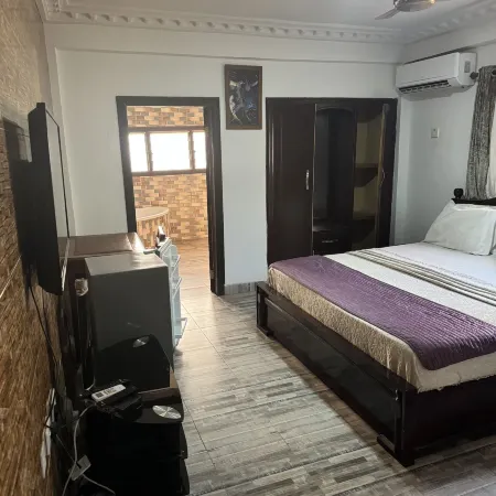 LaRosa Executive Guest House