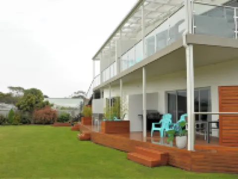 อัลเวอร์สโตน ริเวอร์เอ็ดจ์ อพาร์ทเมนท์ส โรงแรมในUlverstone