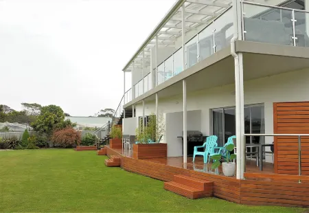 Ulverstone River Edge HolidayApartments Отели рядом с достопримечательностью «Пенгин»