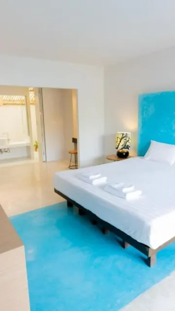 ห้องพักพร้อมระเบียง(เตียงคิงไซส์)