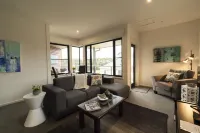 Hilltop Apartments Phillip Island - Adults Only Hotels in Cowes