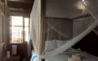 Villa Lova Sambirenteng Hotel berhampiran Pantai Bembeng