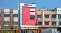 RedDoorz Plus @ Losari Makassar Hotel a Ujung Pandang