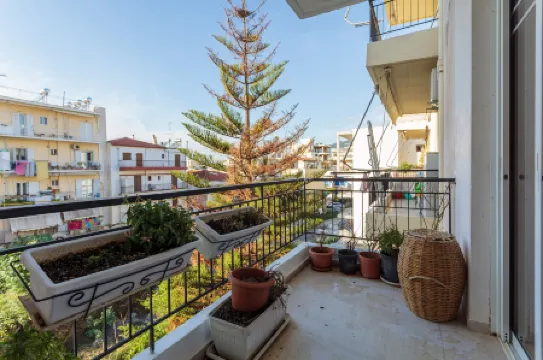 Bright Comfy Flat Near the Beach & the City Center