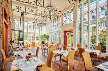 Weinromantikhotel Richtershof Отели в г. Озан-Монцель