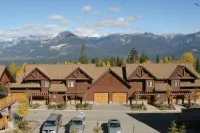 Whispering Pines Hotels near Golden Museum and Archives
