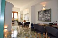 Luiselle Charming Accommodation Sorrento City Center - Pensions
