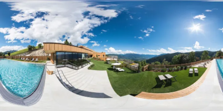 Tratterhof Mountain Sky Hotel