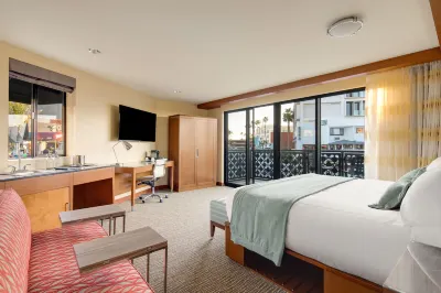 Cormorant Boutique Hotel فنادق في لا جولا