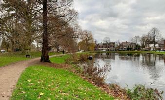 Design Family Apartment in Leiden Center 6p & Baby