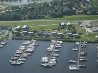 6 Pers. Holiday Home Aurora with Directly on the Lauwersmeer - WiFi