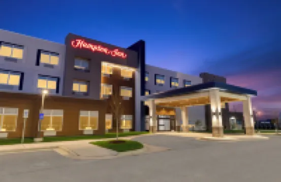 Hampton Inn by Hilton Saline  호텔