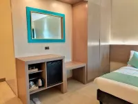 Waterworld Hotel Hotels near Mandani Bay