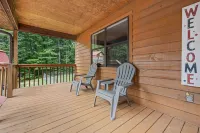 Andy Woods Lodge - 4 Bedrooms, 1,5 Baths, Sleeps 8 Home