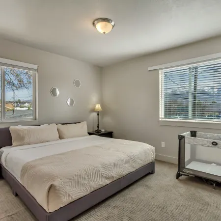 Hill Field Stays by Cloud Dream Homes