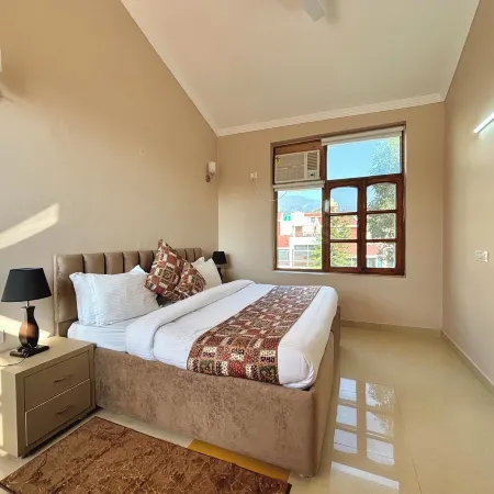 Luxury 4 Bedroom's Independent villa