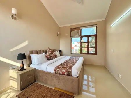 Luxury 4 Bedroom's Independent villa Отели рядом с достопримечательностью «Triveni Ghat»