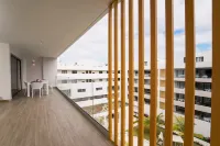 4 Bedroom Beach Penthouse w Private Rooftop