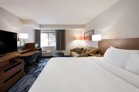 Fairfield Inn & Suites Wallingford New Haven Отели рядом с достопримечательностью «Выберите Роузмари Холл»