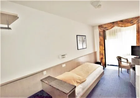 Hotel Alena - Kontaktlos Check-IN Отели рядом с Аэропорт Штутгарт