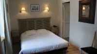 Hostellerie de la Porte Bellon Hotels in Chamant