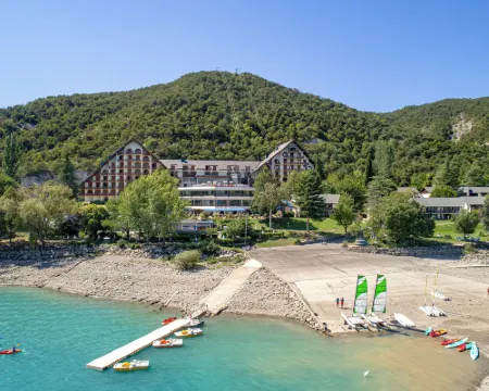 Village Club les Hyvans Hôtels à : Chorges