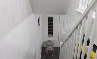Modern House - 4 Bedrooms - FamilyFriendly